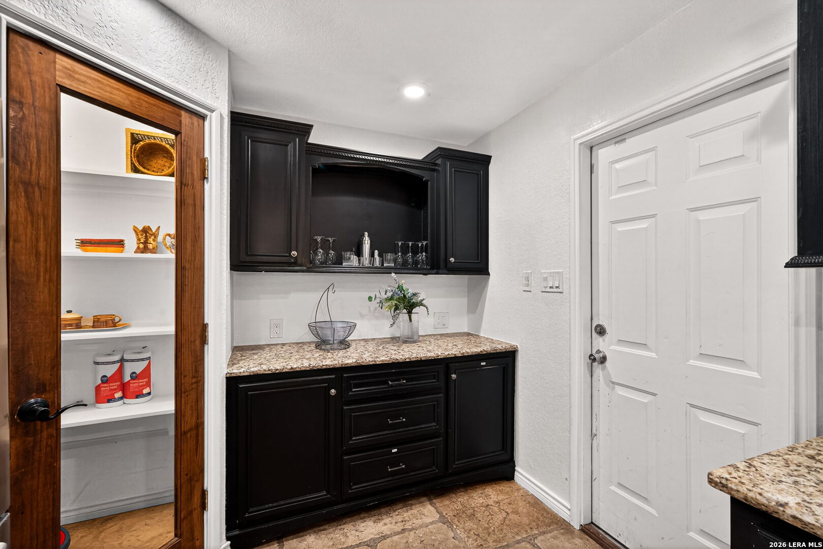 515 W CRESTLINE DR