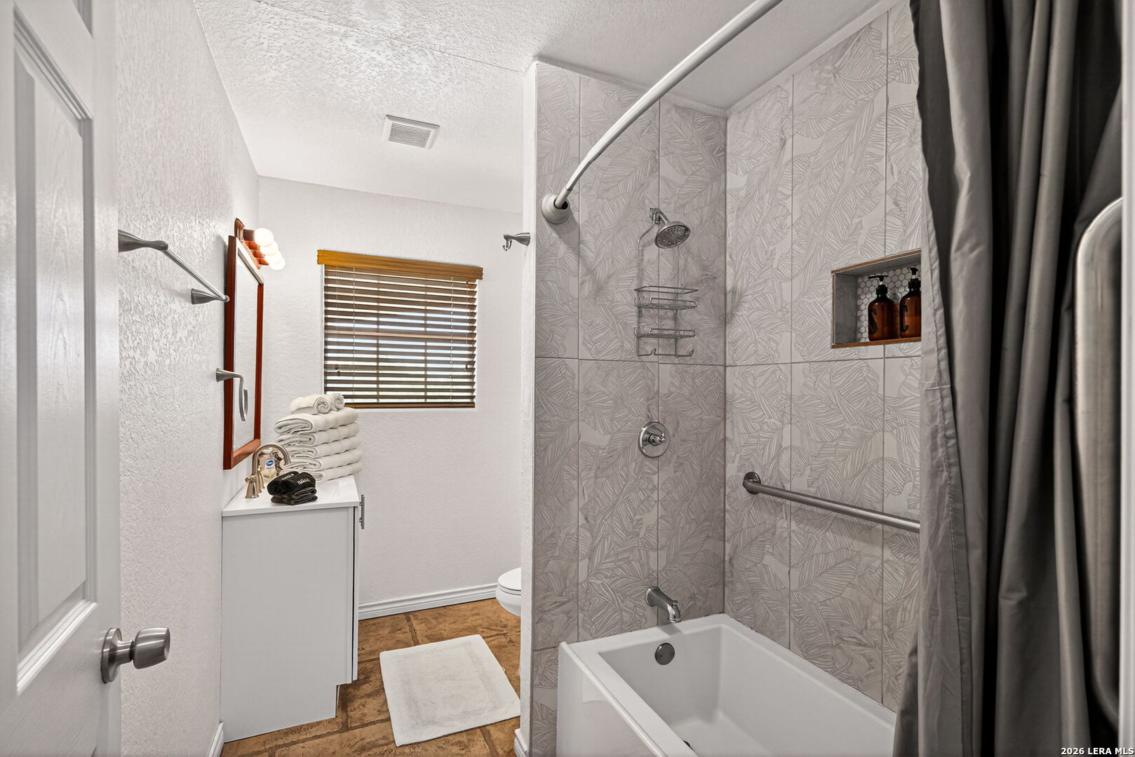 515 W CRESTLINE DR