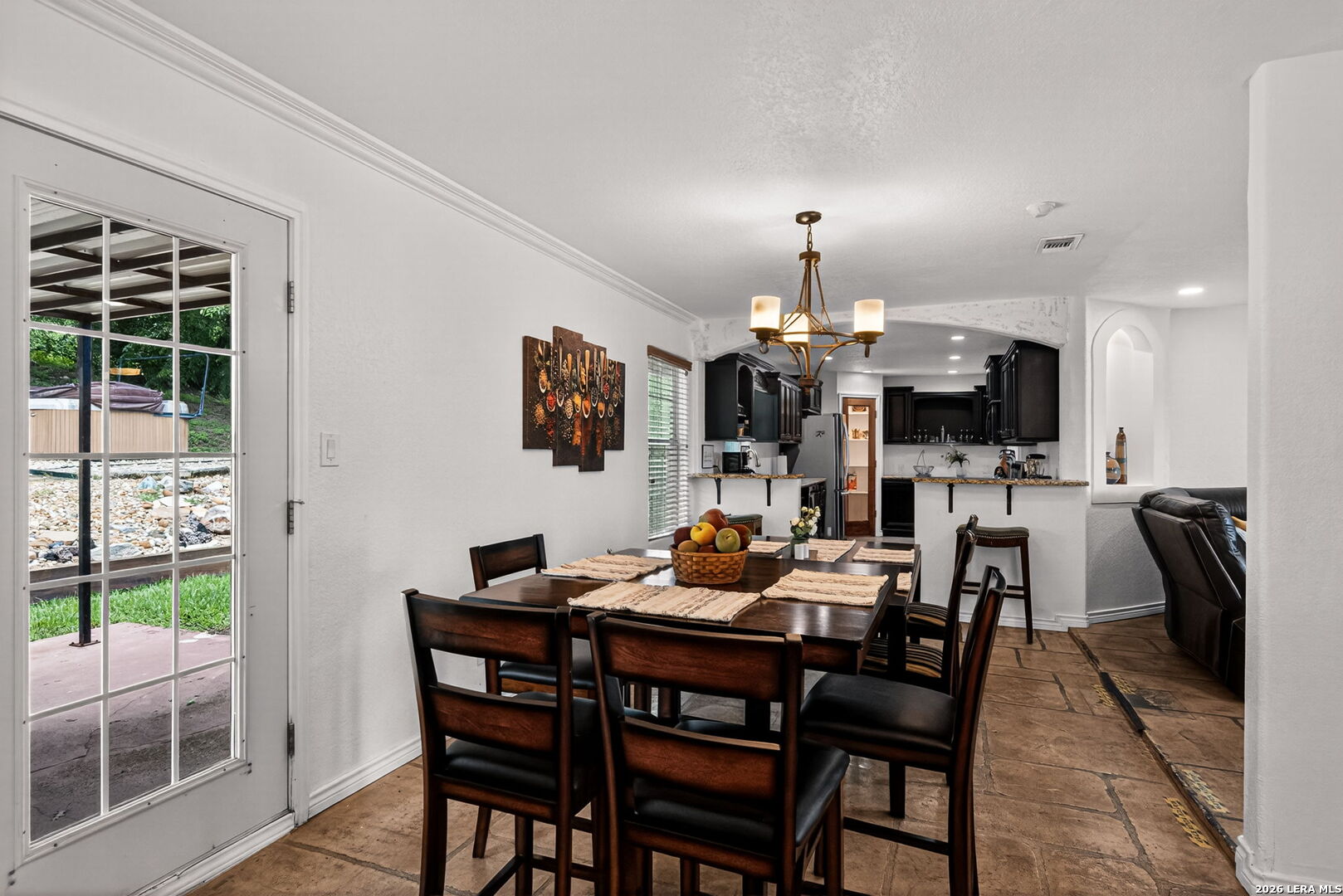 515 W CRESTLINE DR