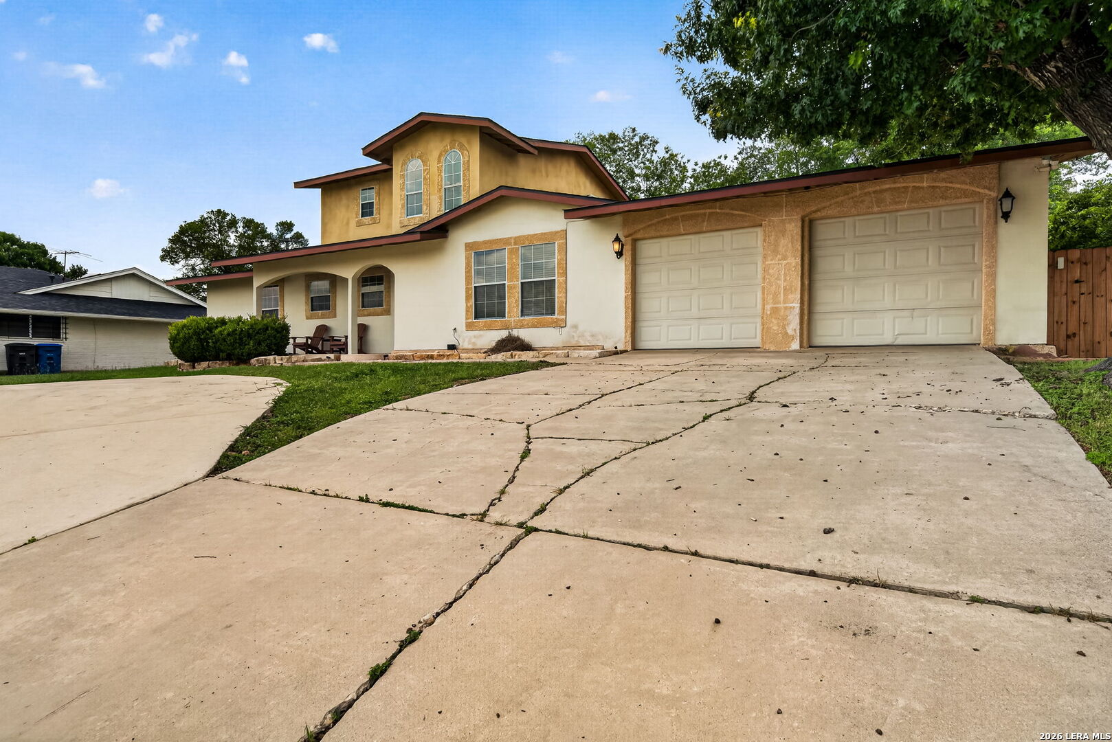 515 W CRESTLINE DR