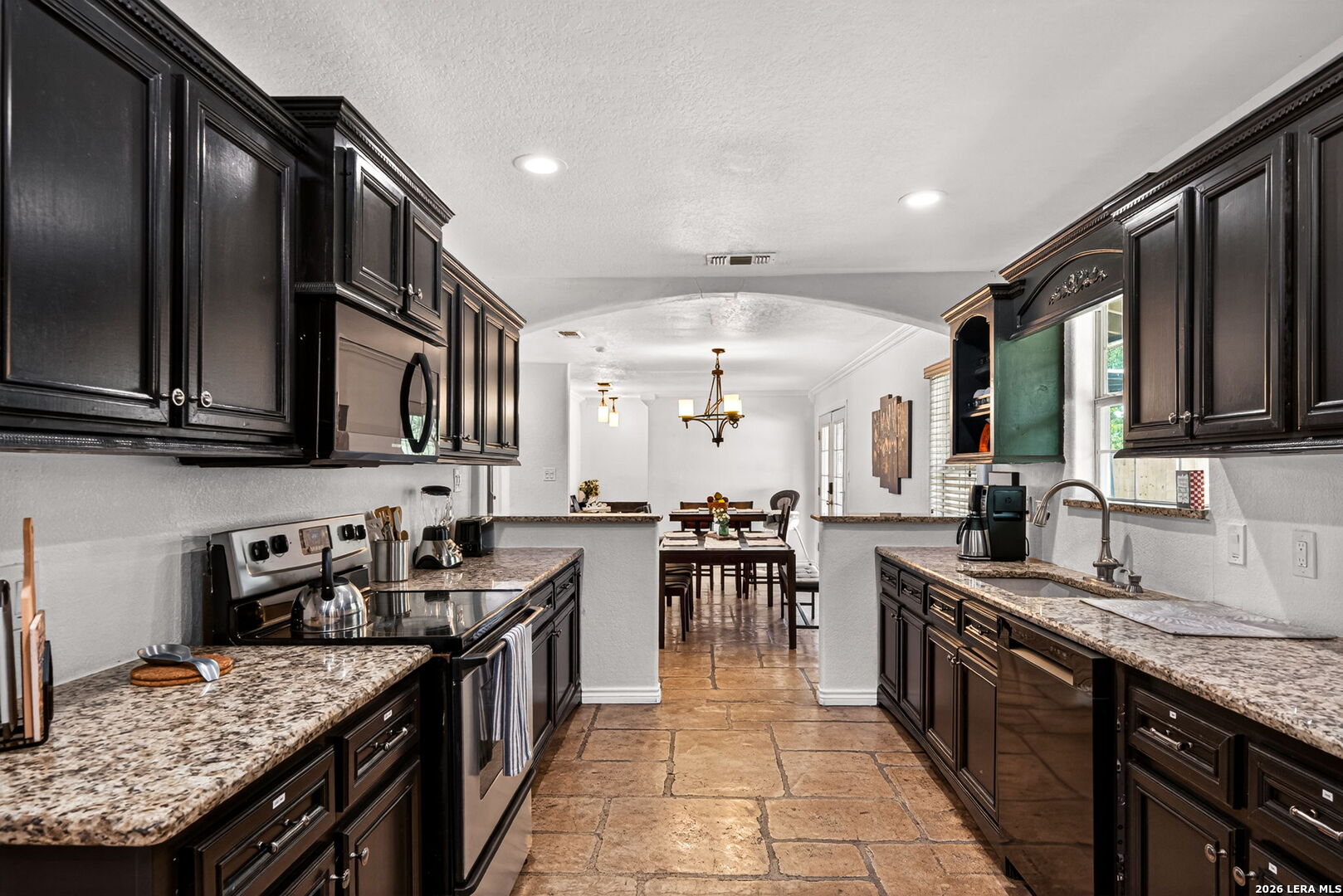 515 W CRESTLINE DR
