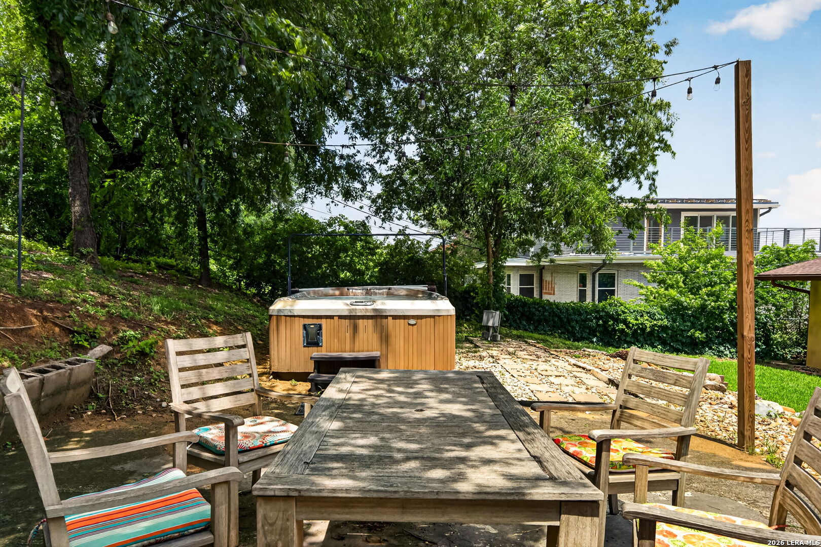 515 W CRESTLINE DR