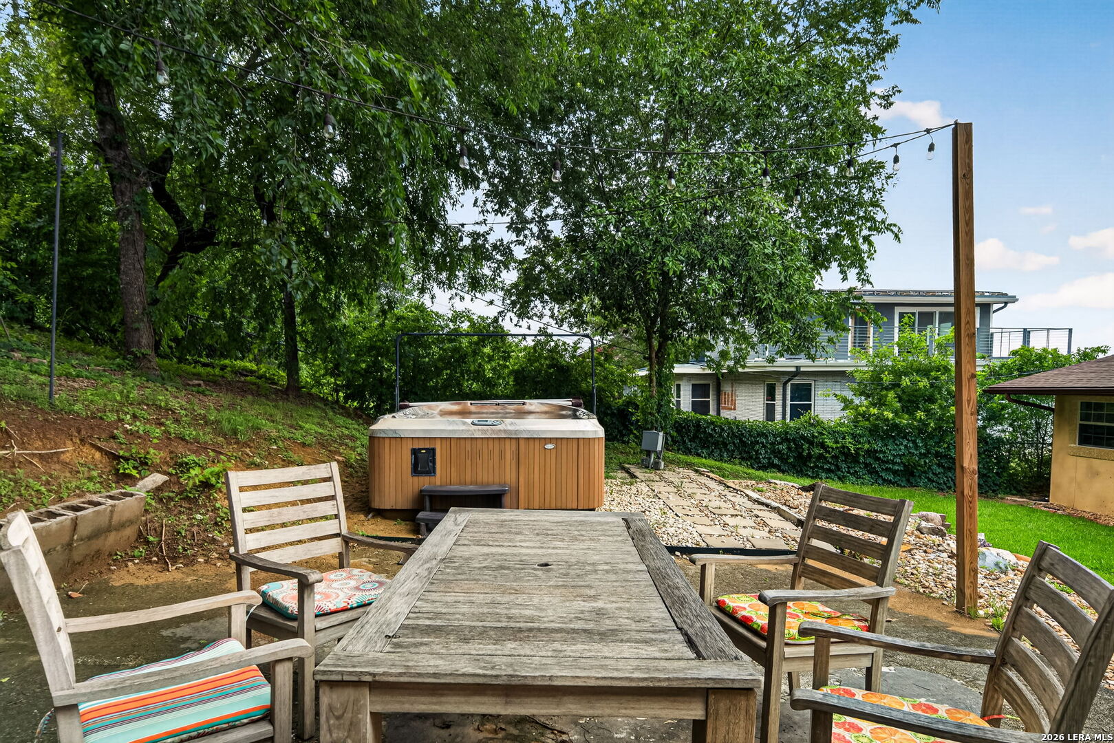 515 W CRESTLINE DR