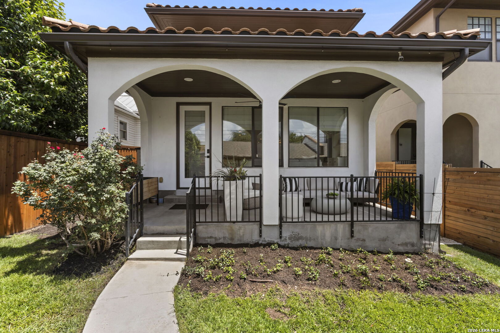 334 E Olmos Dr.