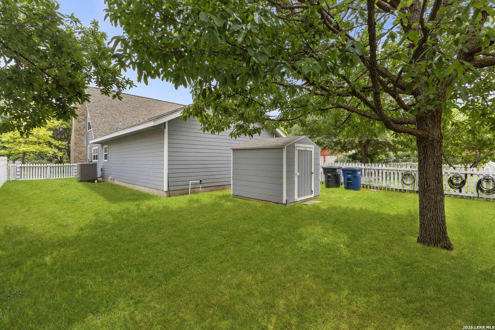 1405 AZALEA LN