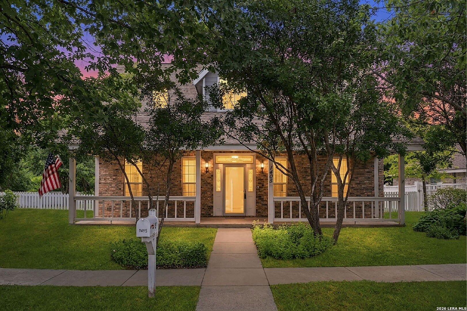 1405 AZALEA LN