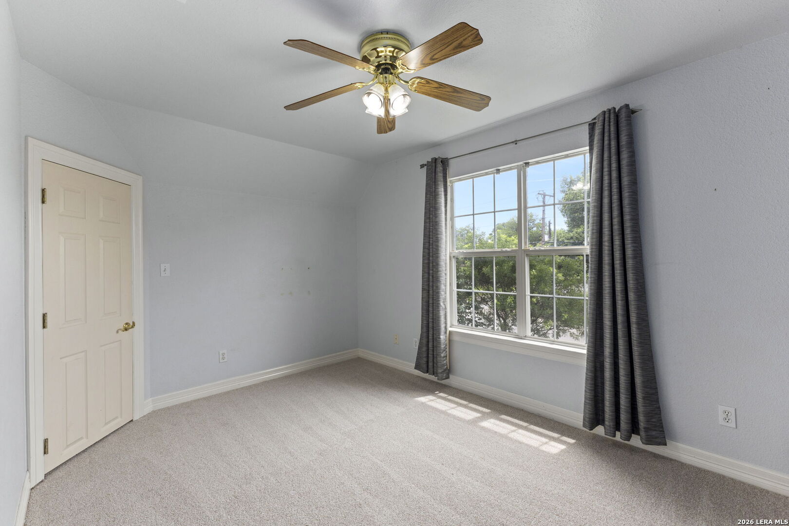 1405 AZALEA LN