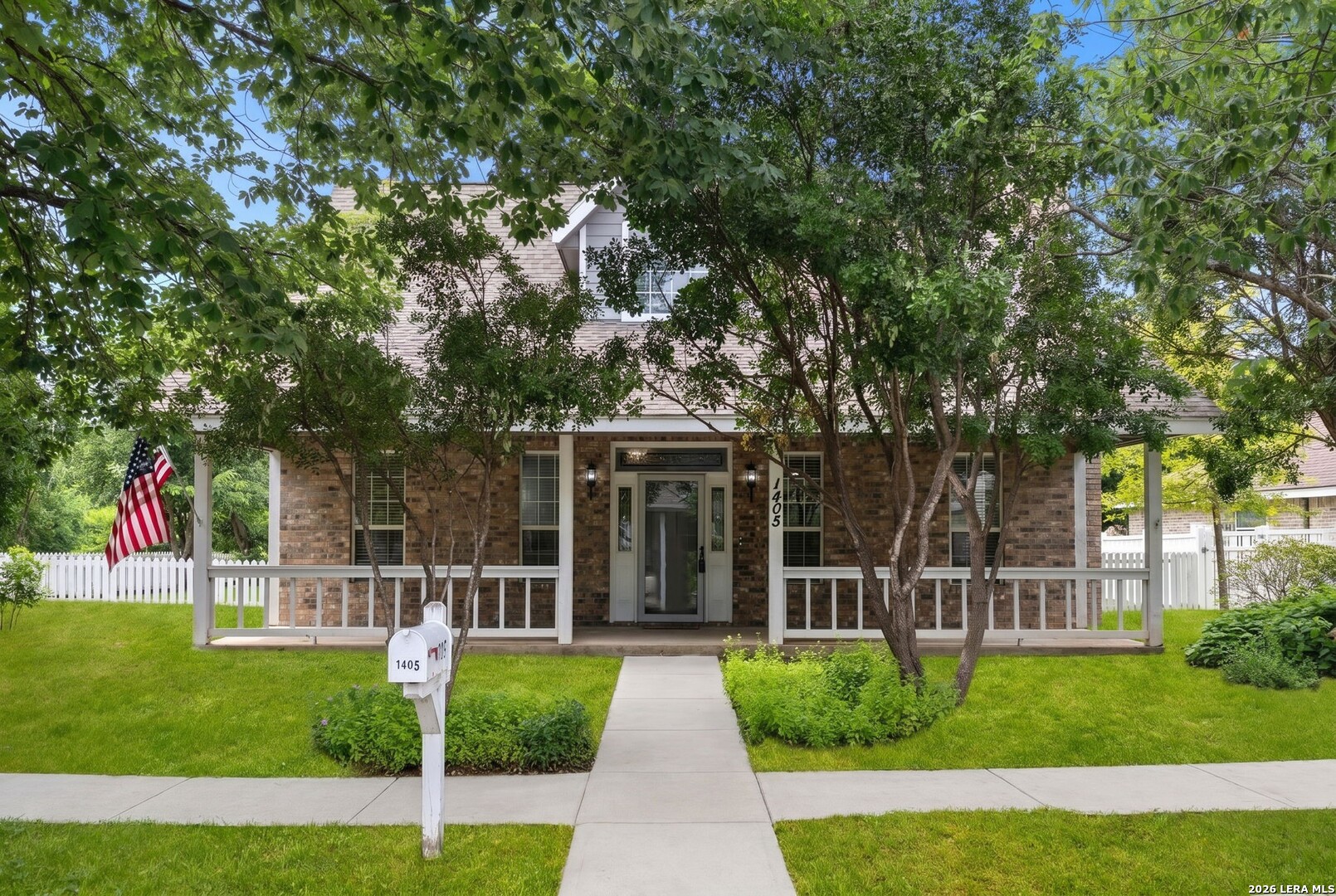 1405 AZALEA LN