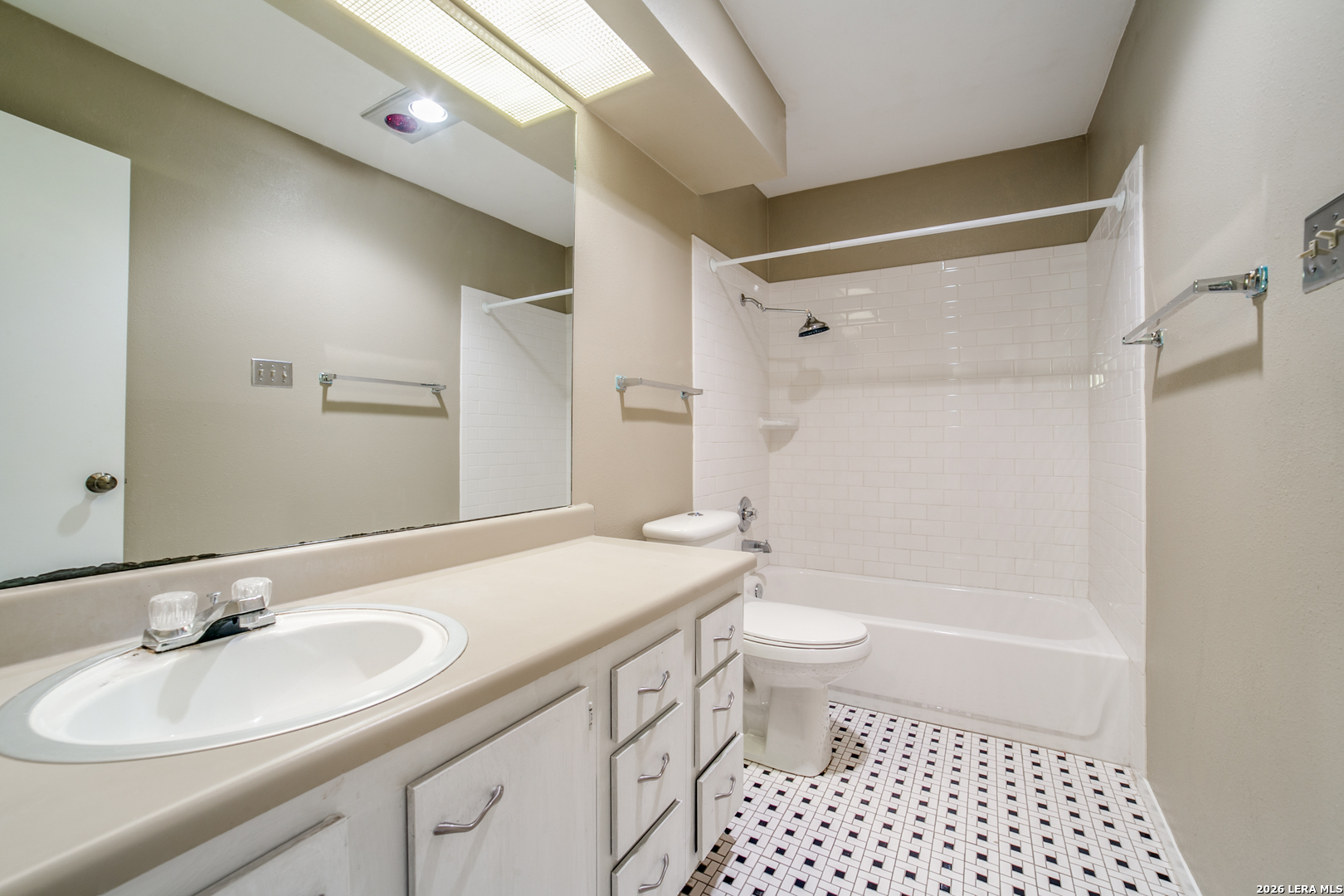 3843 Barrington St 242K