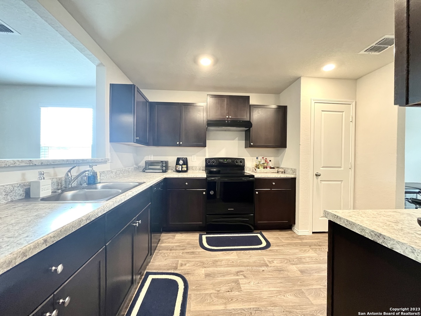 2526 WENTWOOD RUN