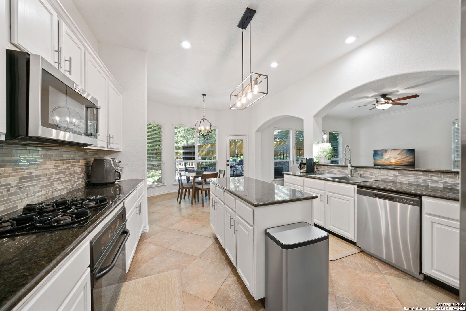 614 CYPRESS TRL