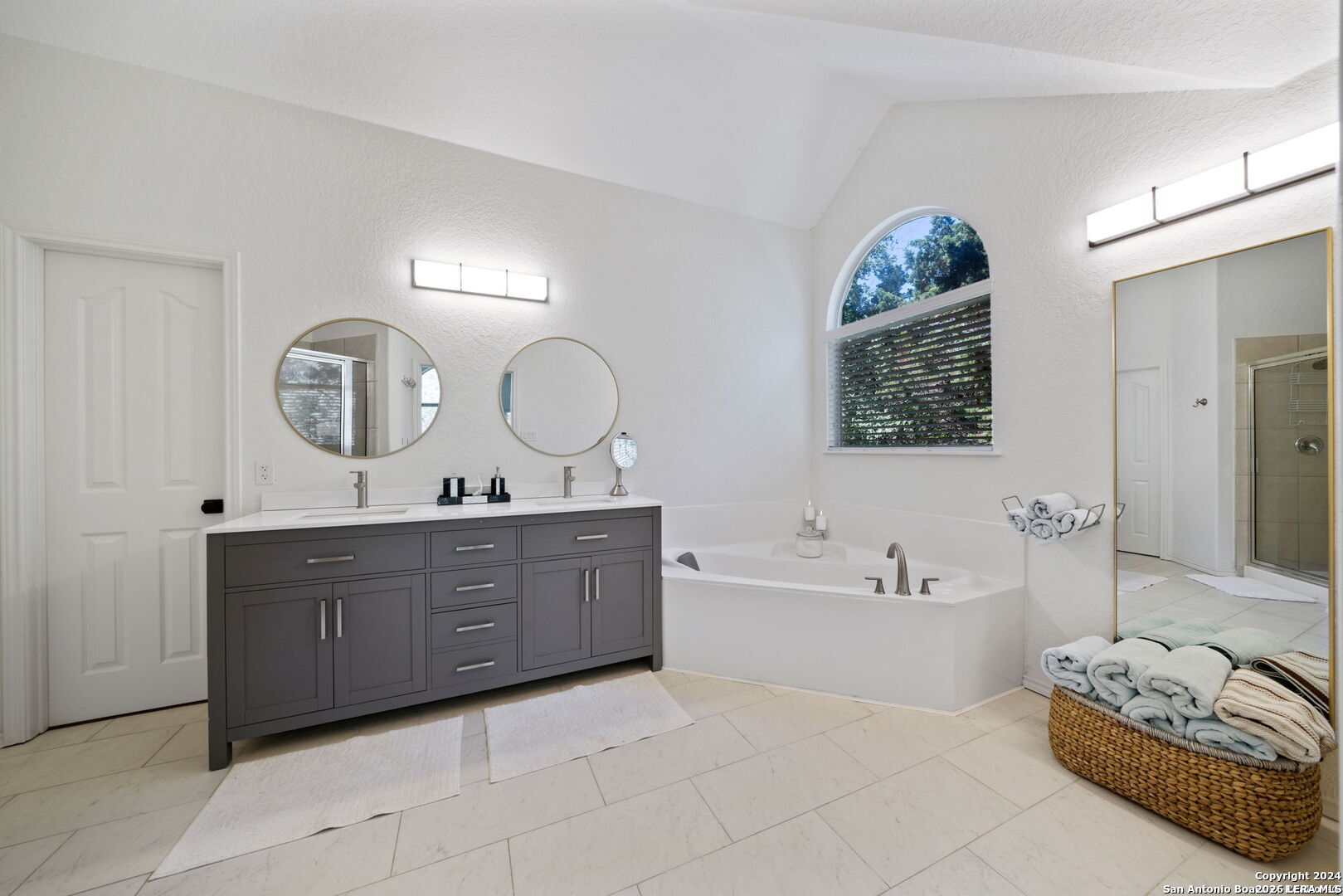 614 CYPRESS TRL
