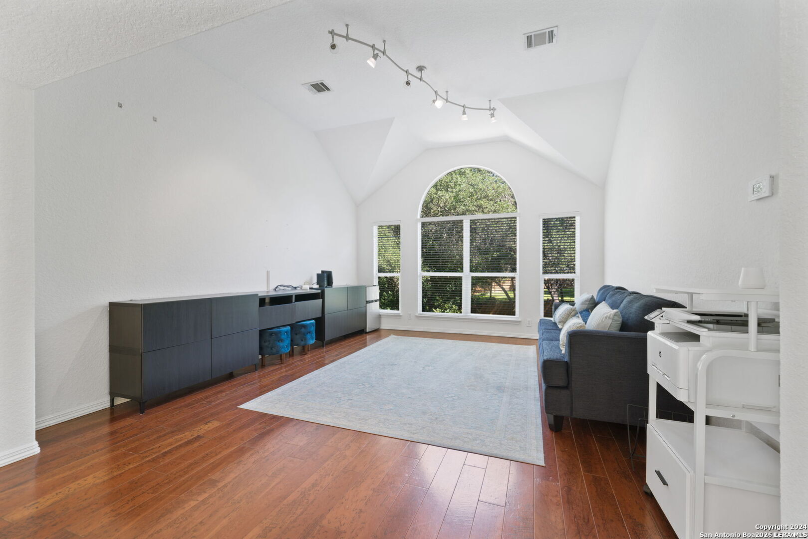 614 CYPRESS TRL