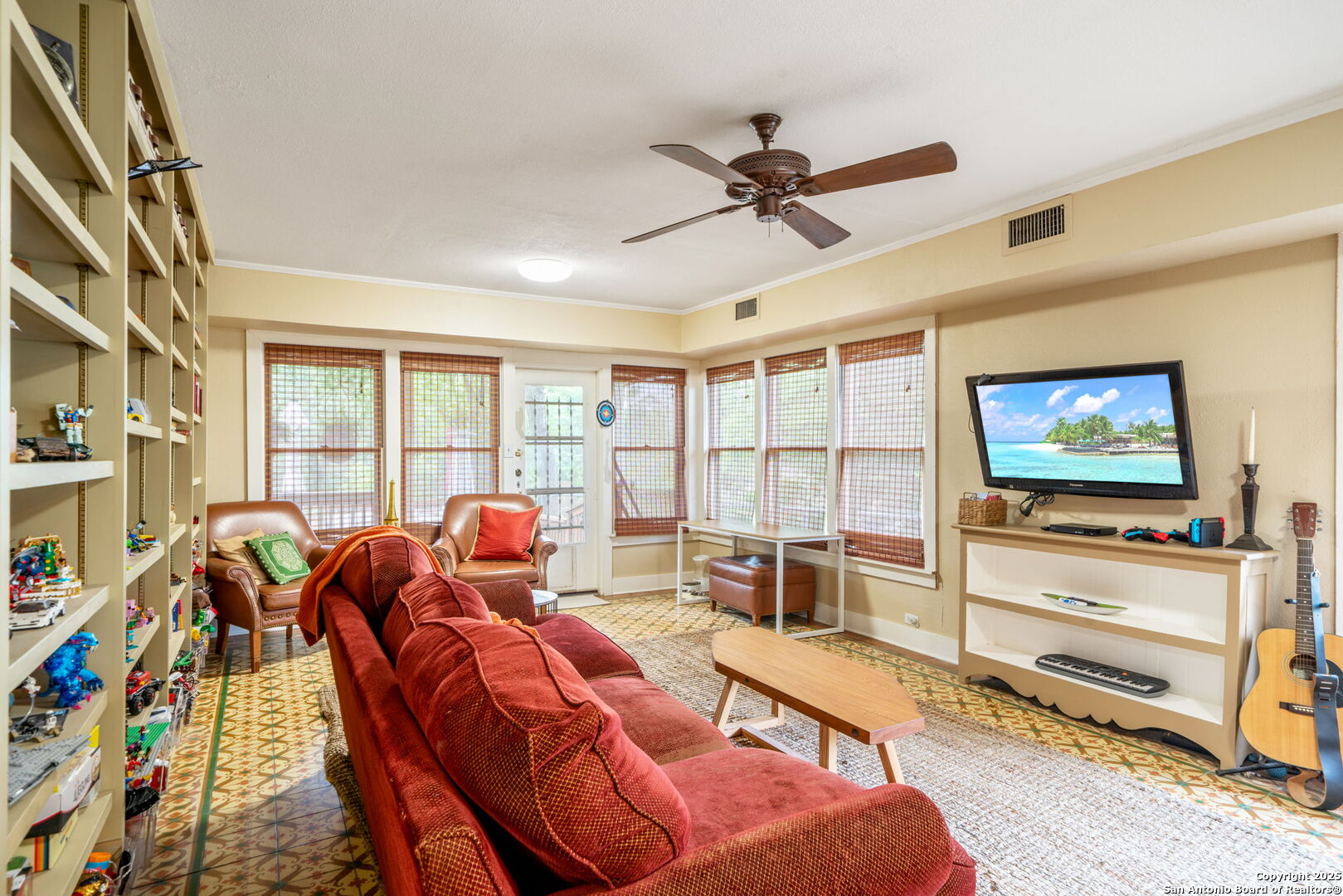 348 FUNSTON PL