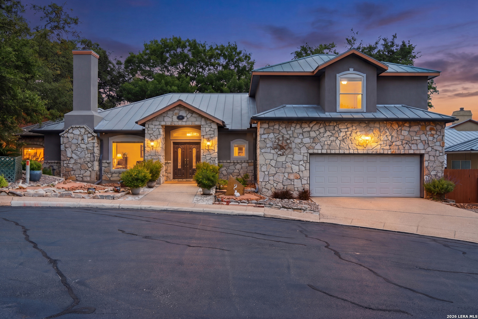8 Donore Cir