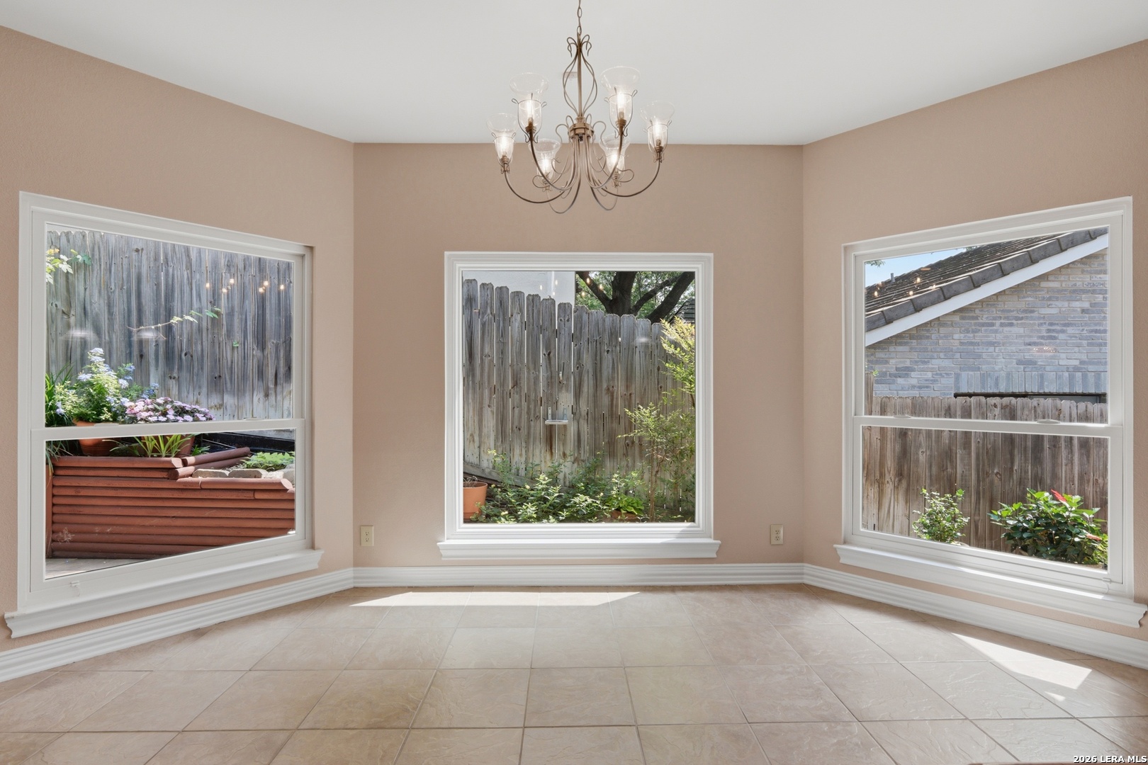 8 Donore Cir