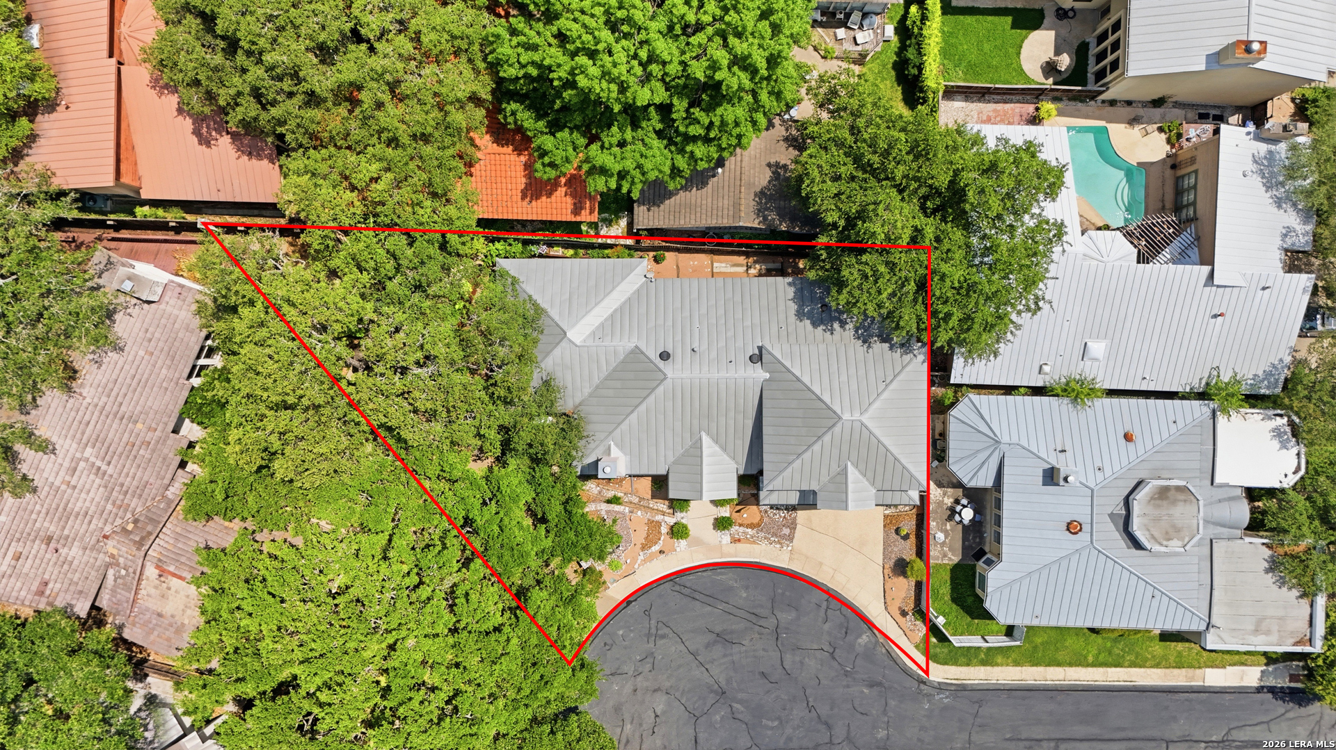 8 Donore Cir