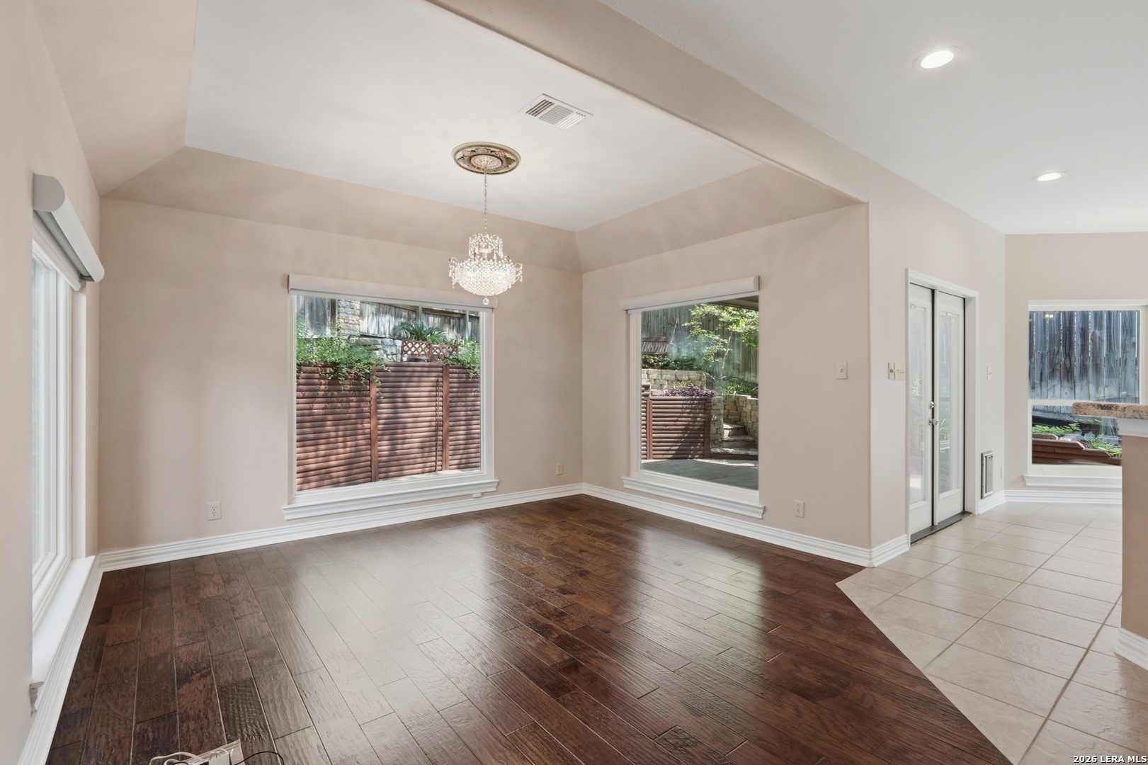 8 Donore Cir