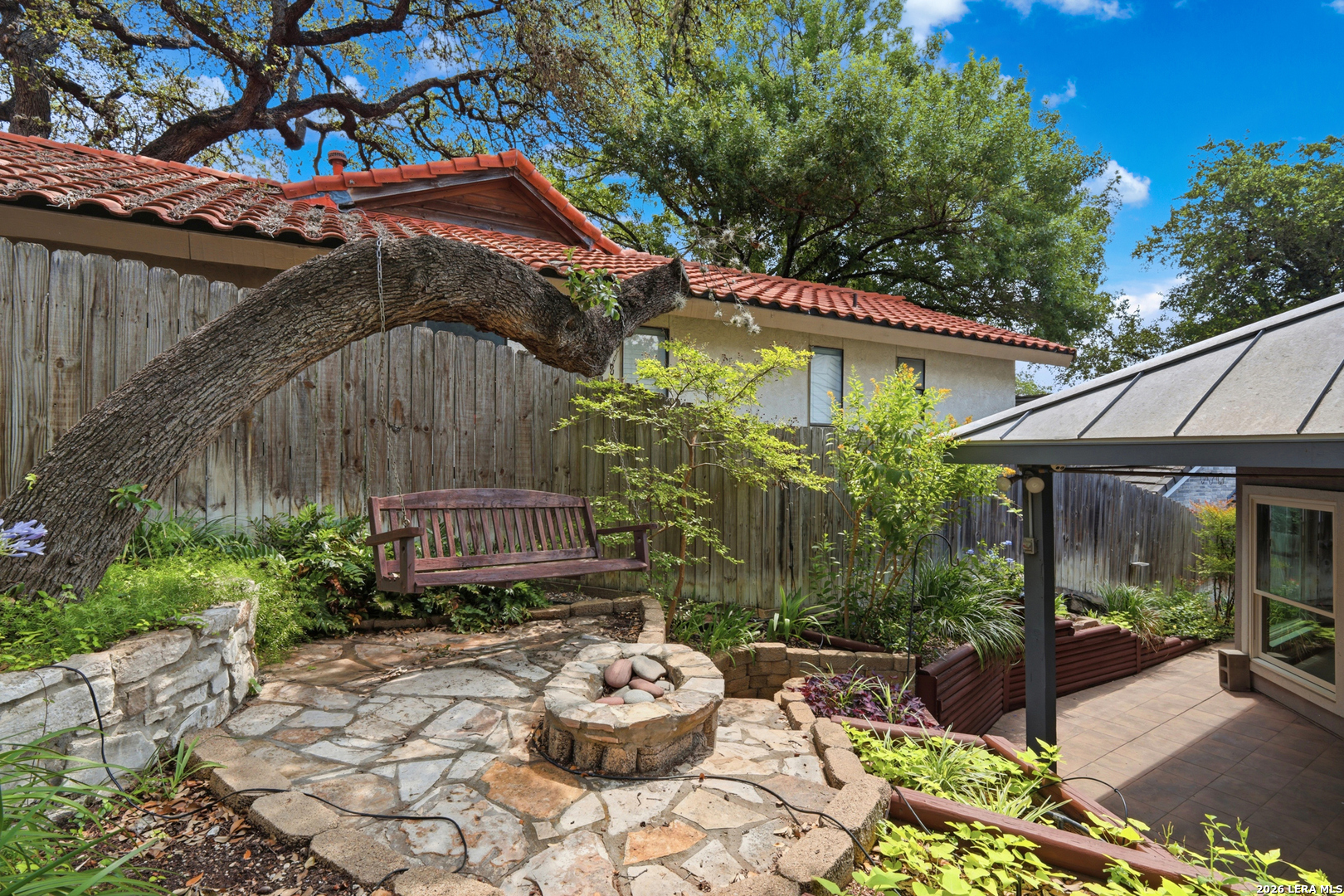 8 Donore Cir