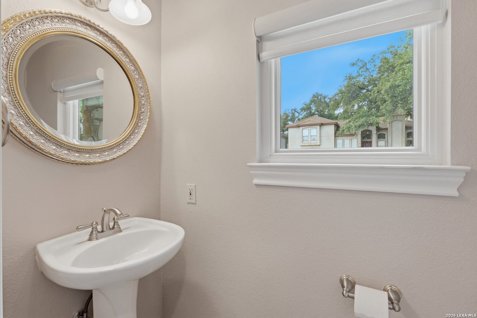 8 Donore Cir