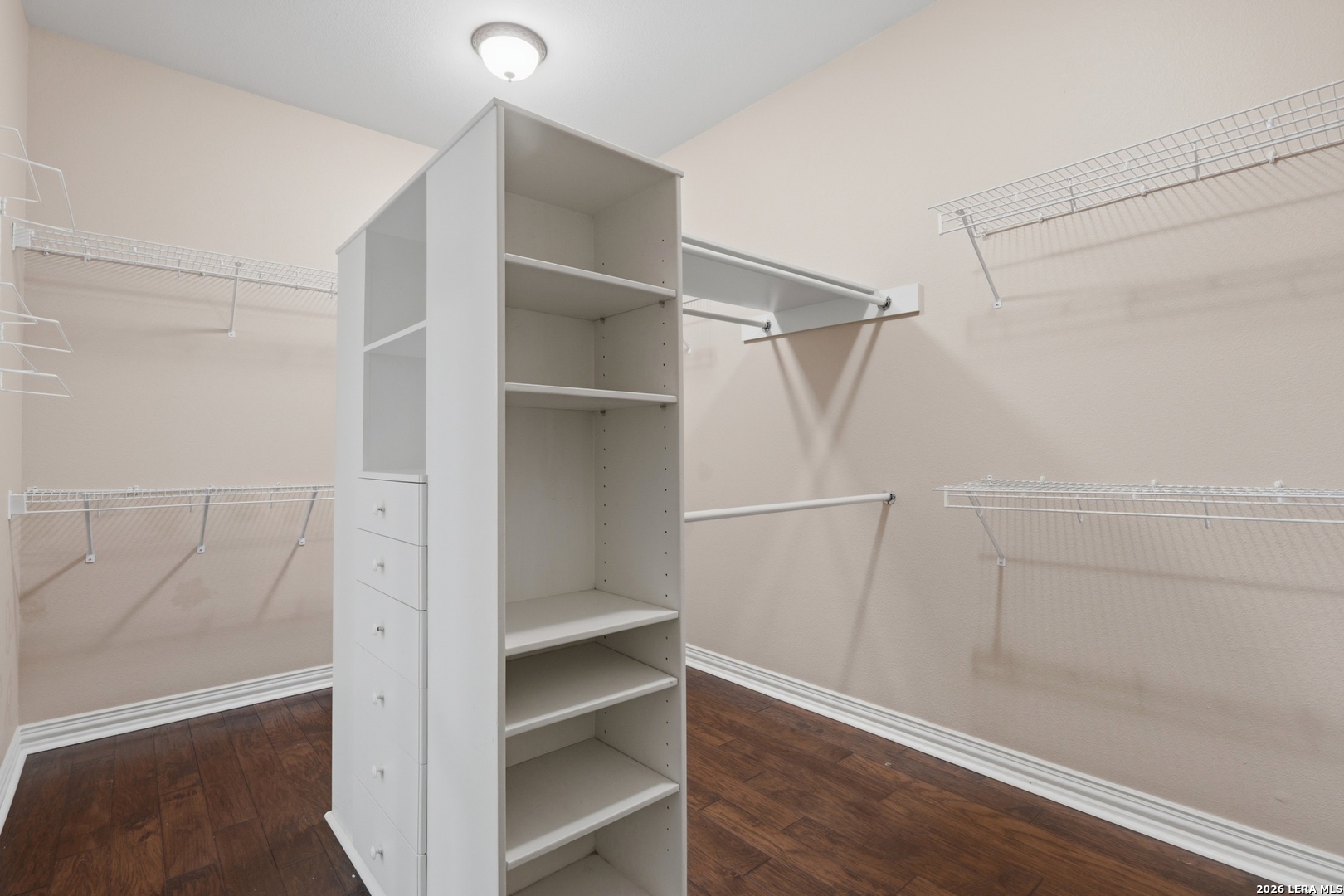 8 Donore Cir