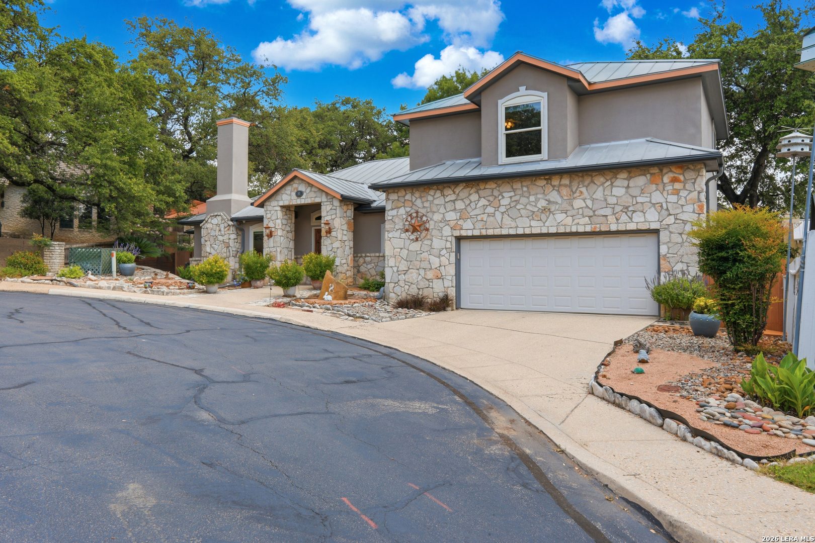 8 Donore Cir
