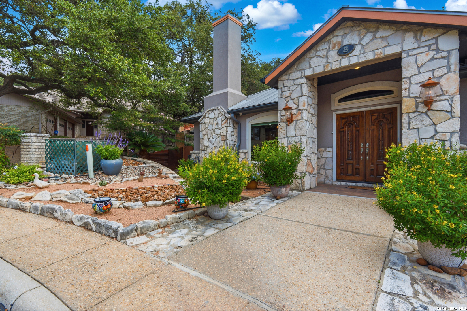 8 Donore Cir