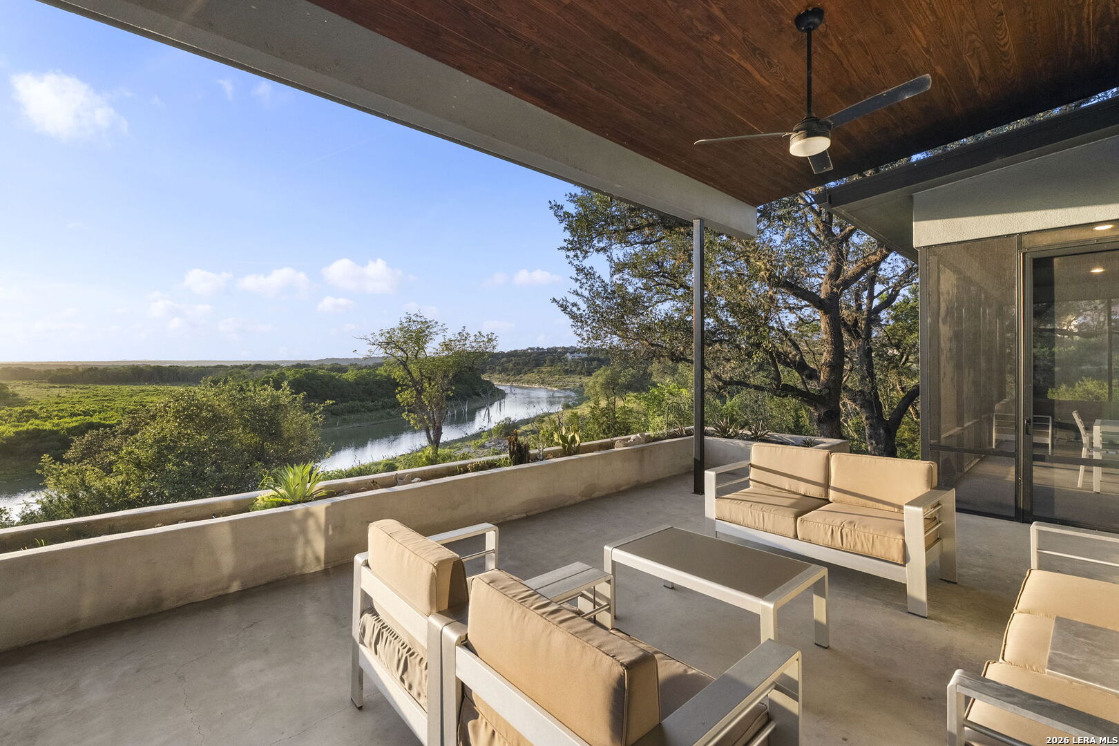 352 Arthur Ct