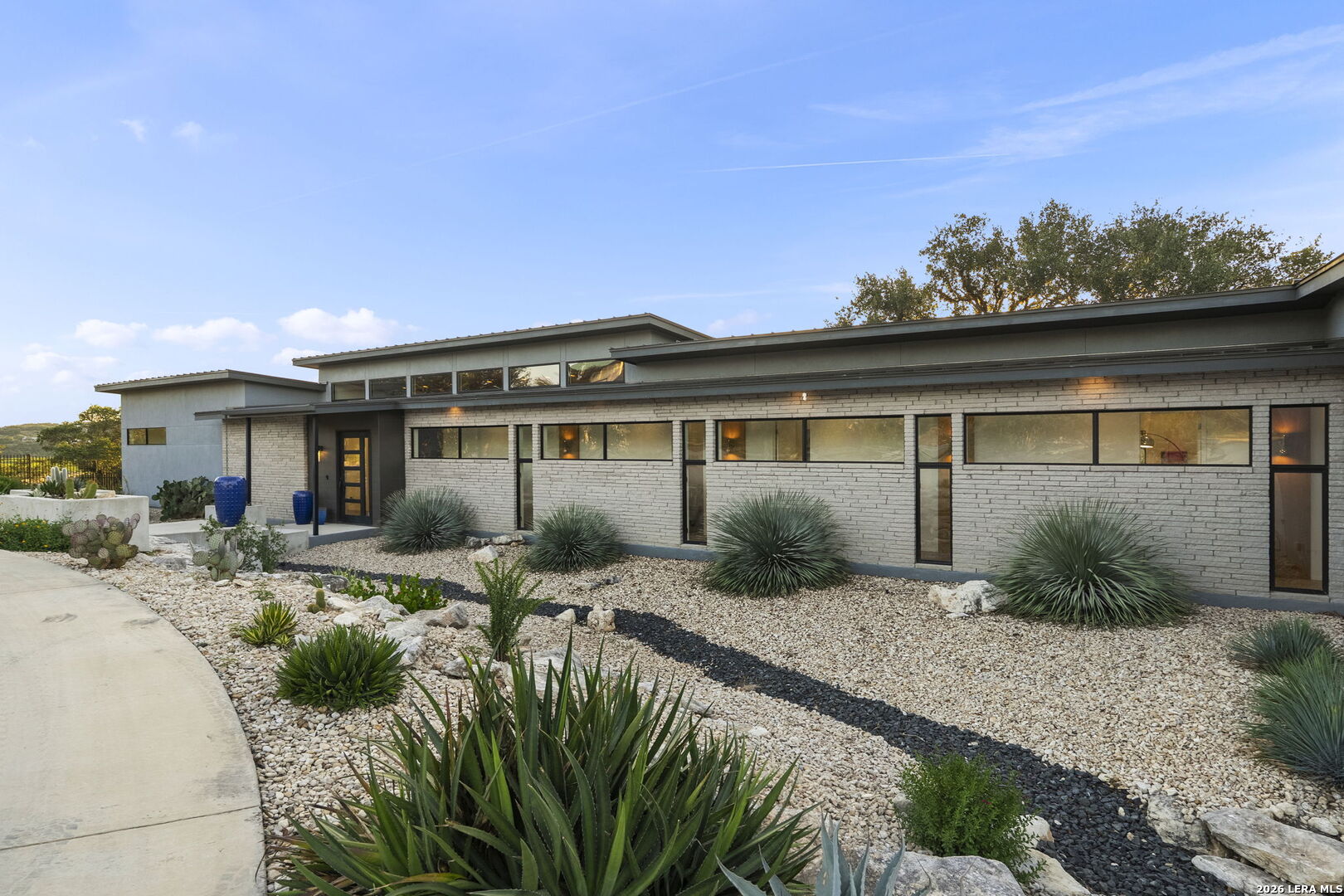 352 Arthur Ct