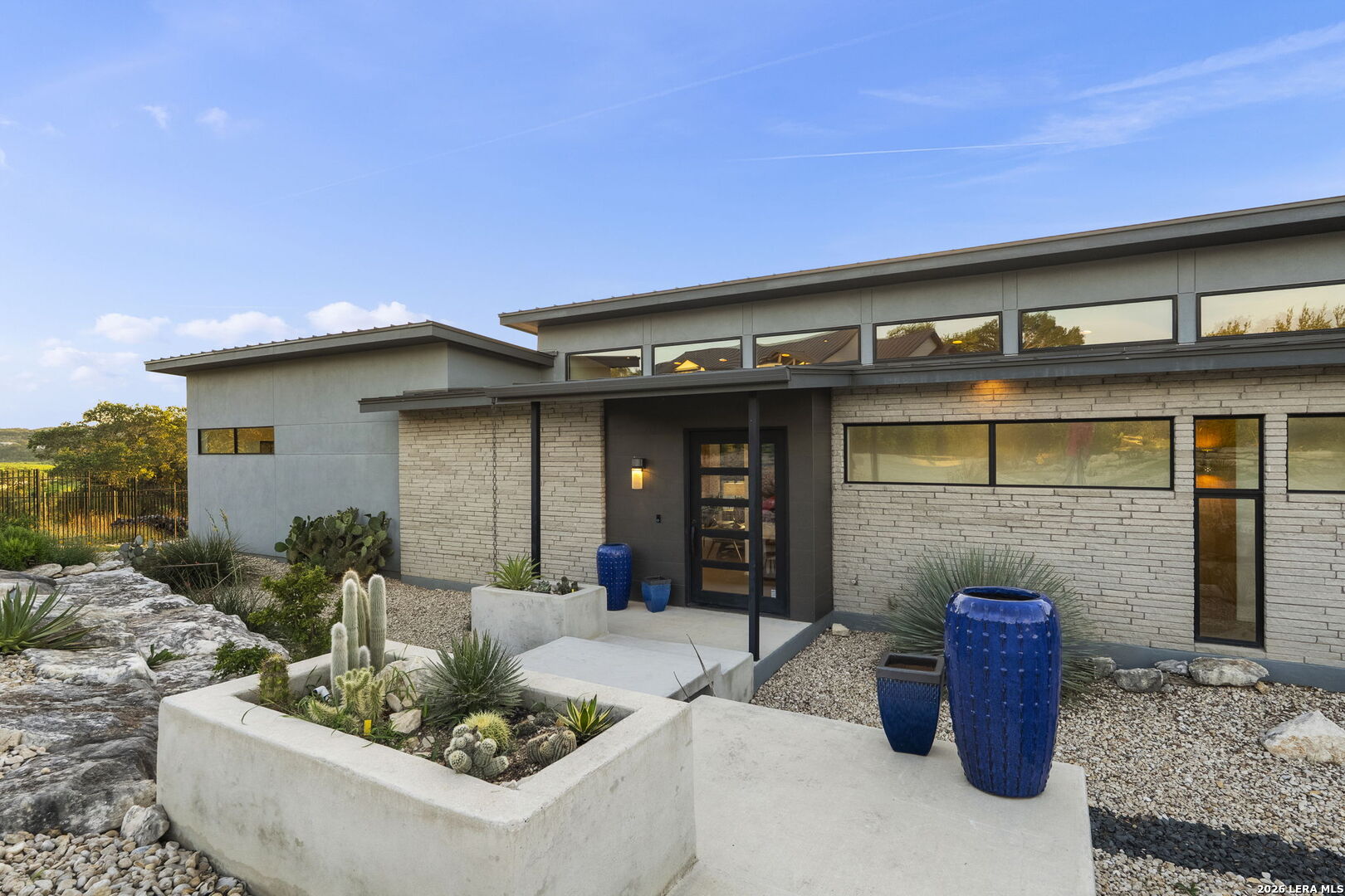 352 Arthur Ct