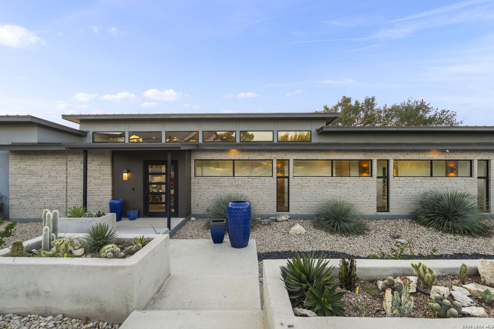 352 Arthur Ct