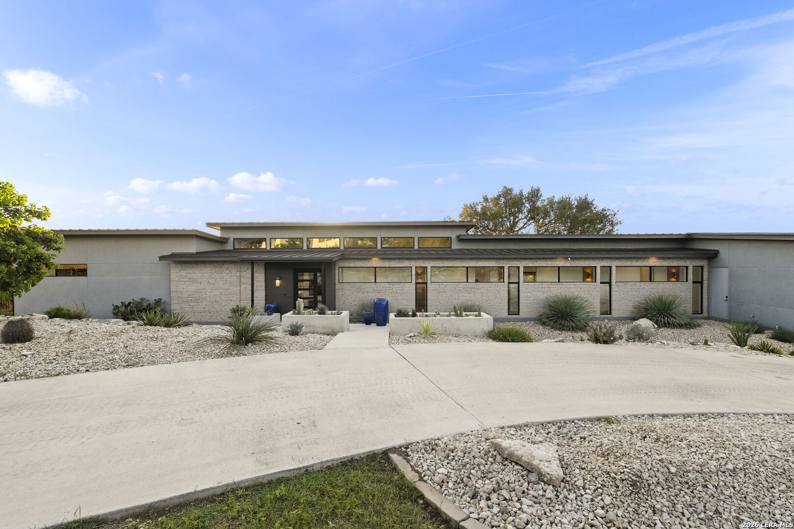 352 Arthur Ct