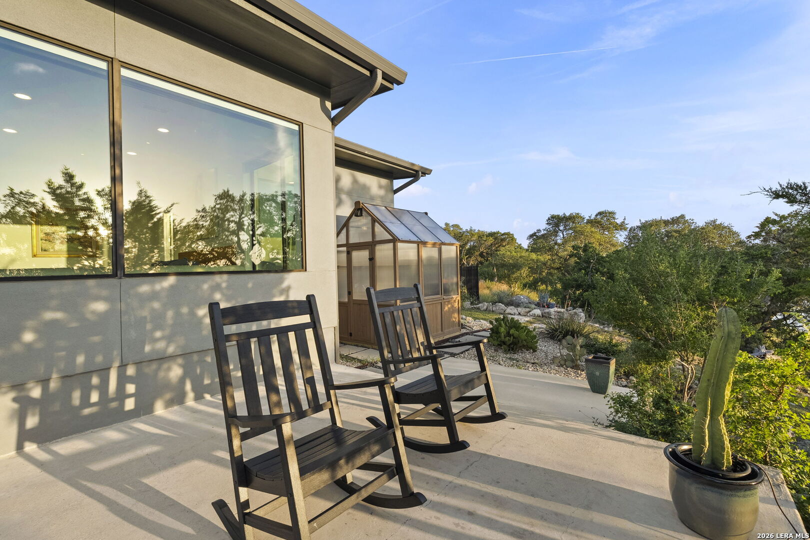 352 Arthur Ct