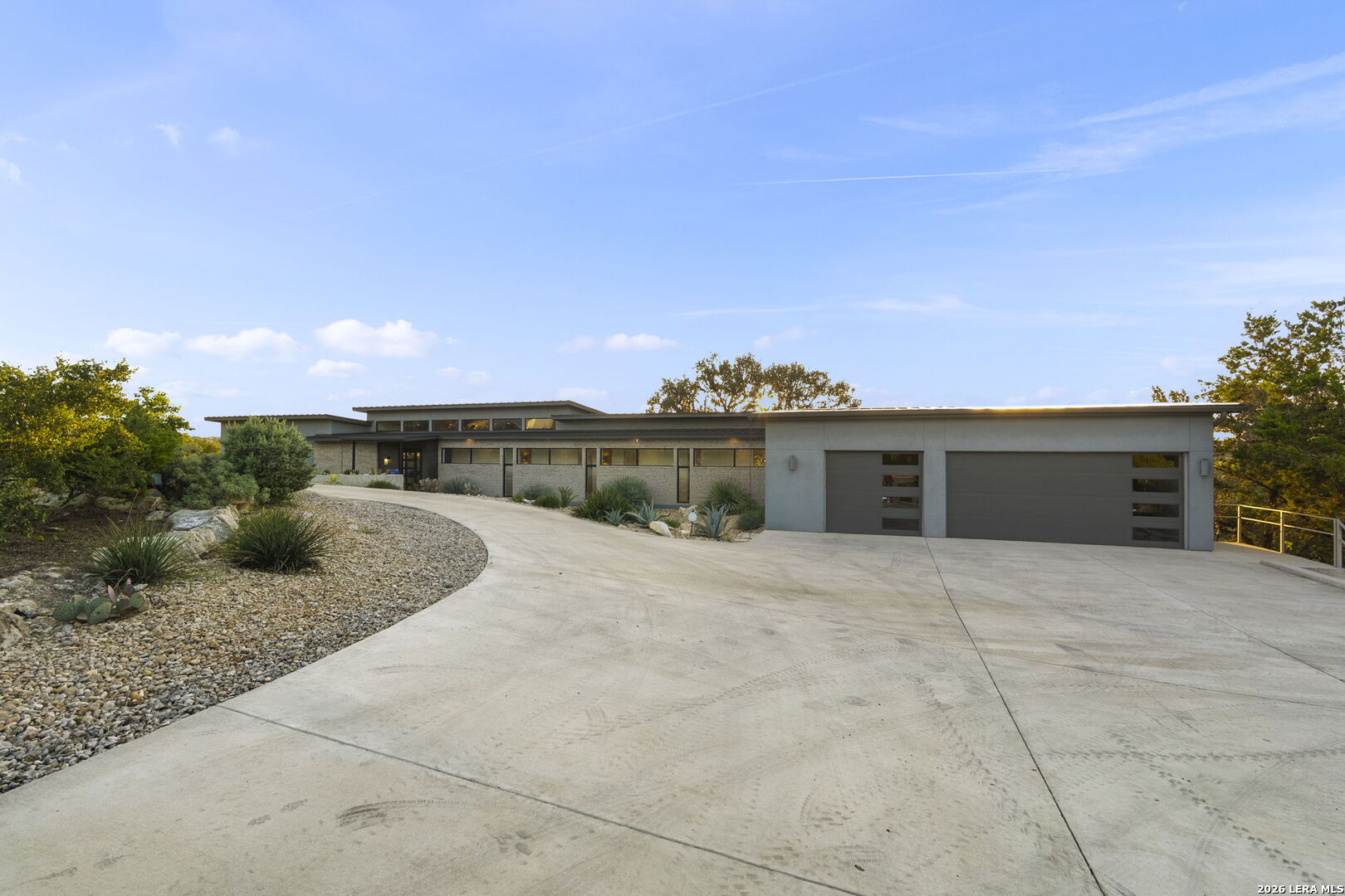 352 Arthur Ct