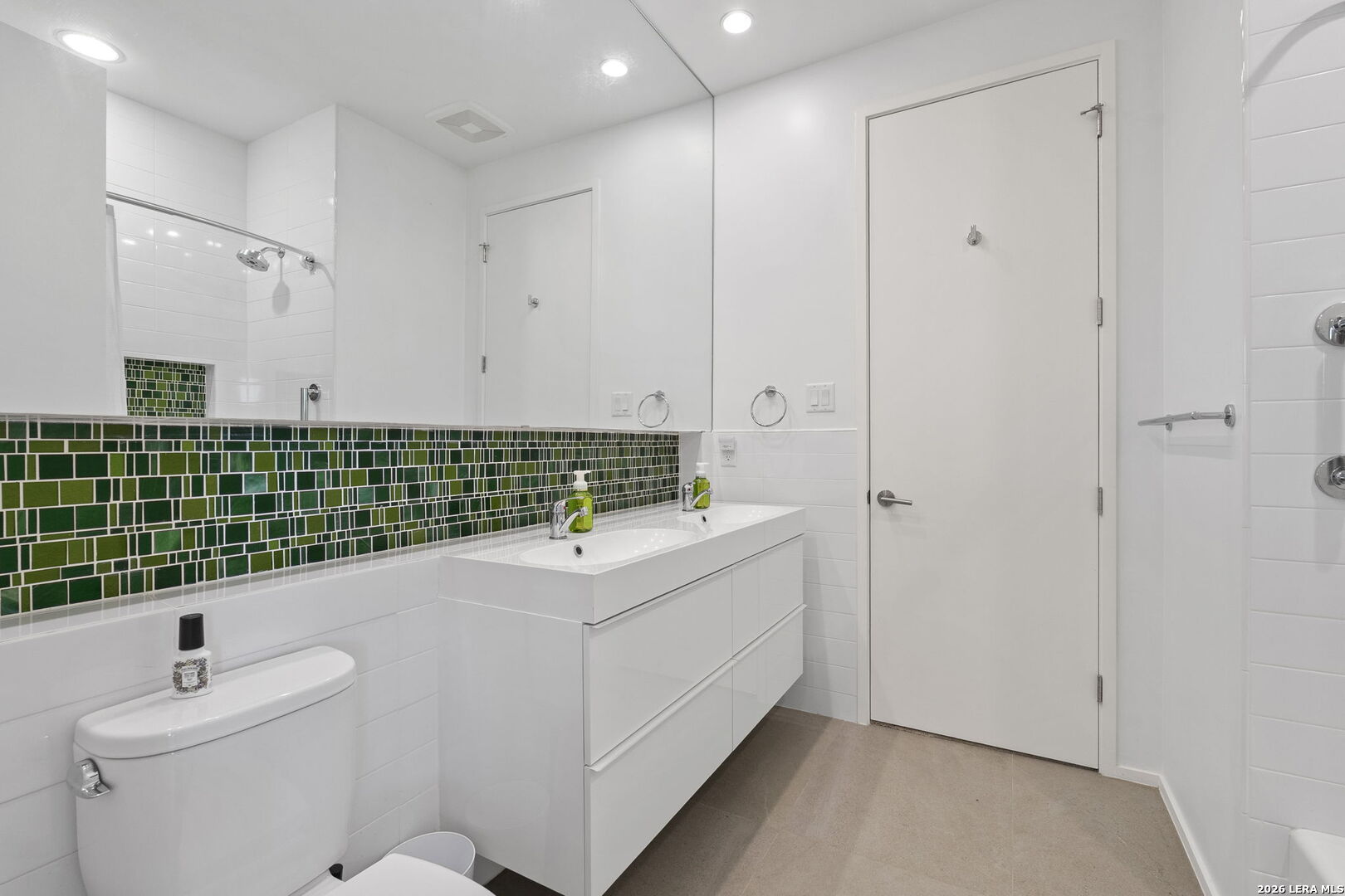 352 Arthur Ct