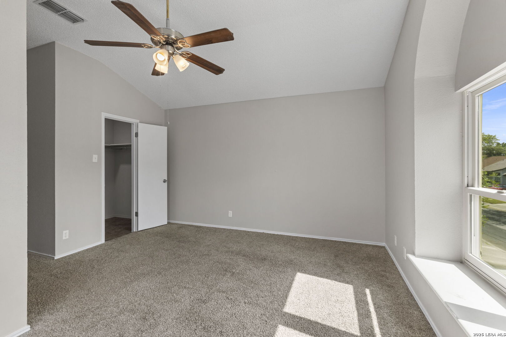 6146 VALLEY CLF