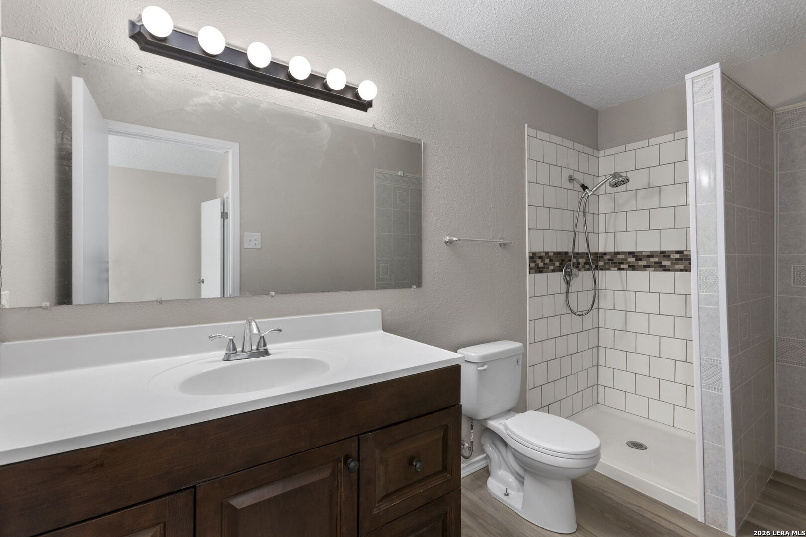 6146 VALLEY CLF