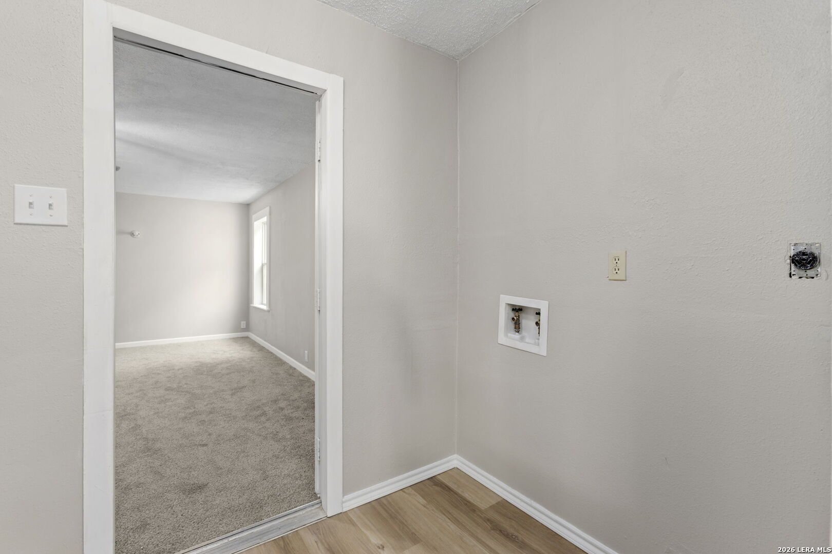 6146 VALLEY CLF