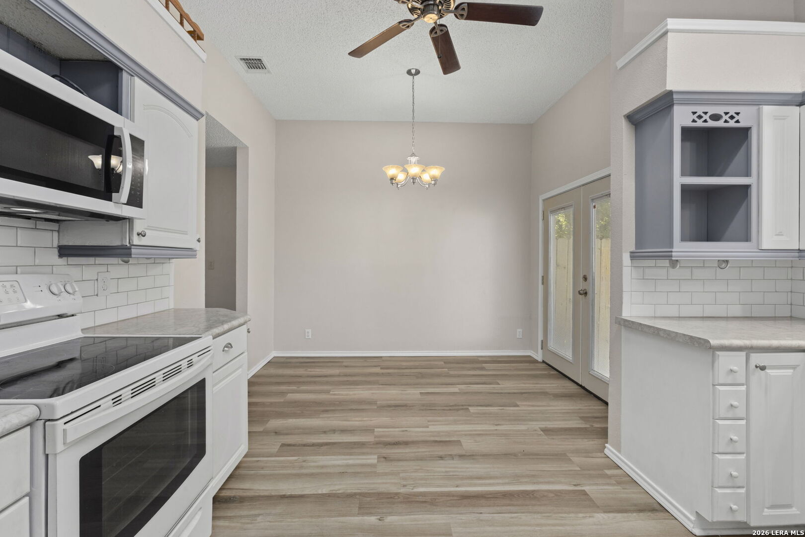 6146 VALLEY CLF
