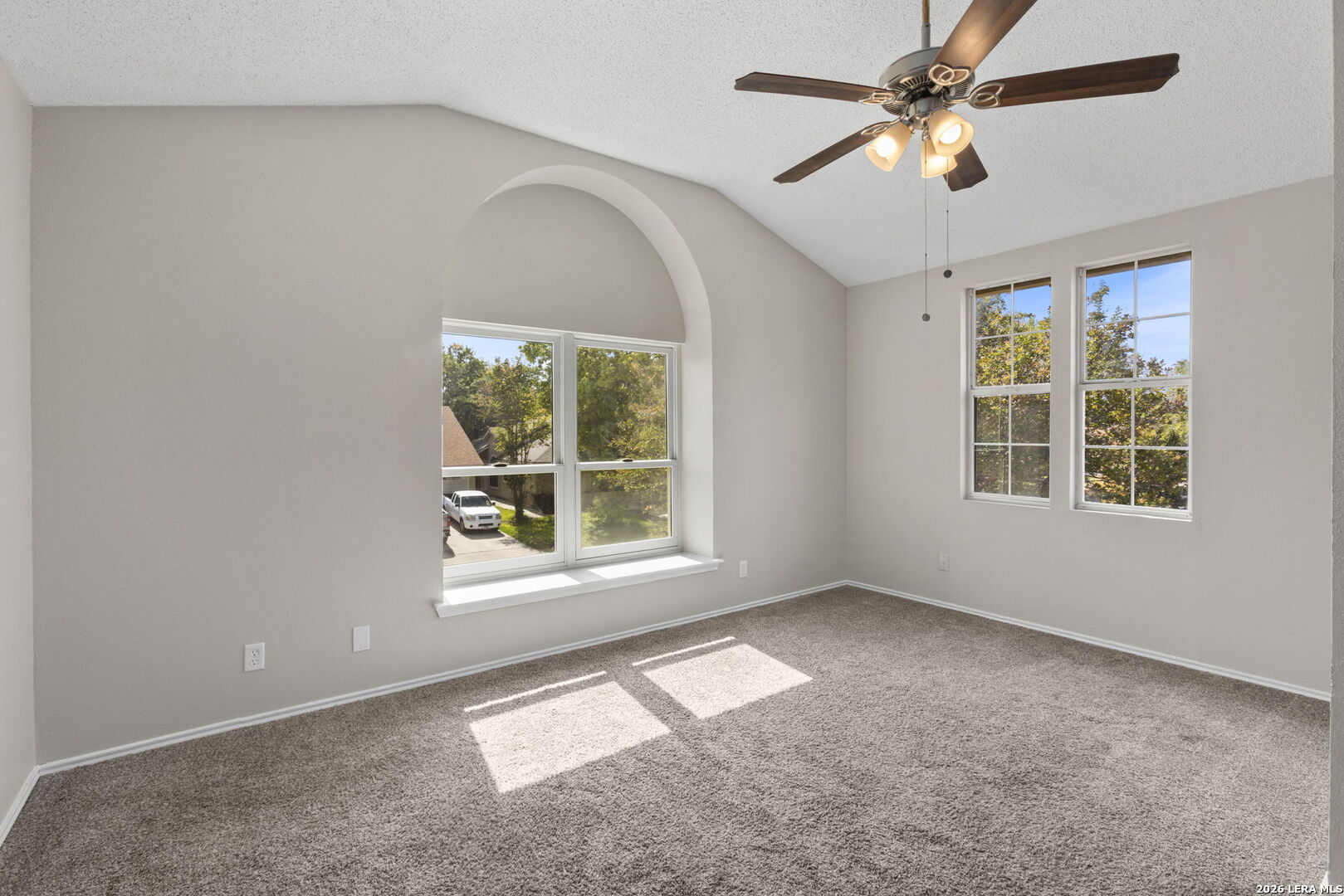 6146 VALLEY CLF