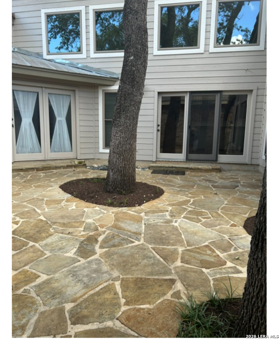 3423 River Path