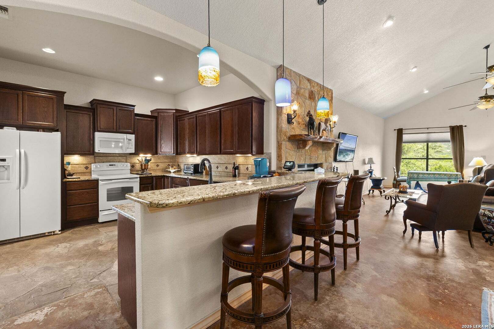 573 Hondo Oaks Dr