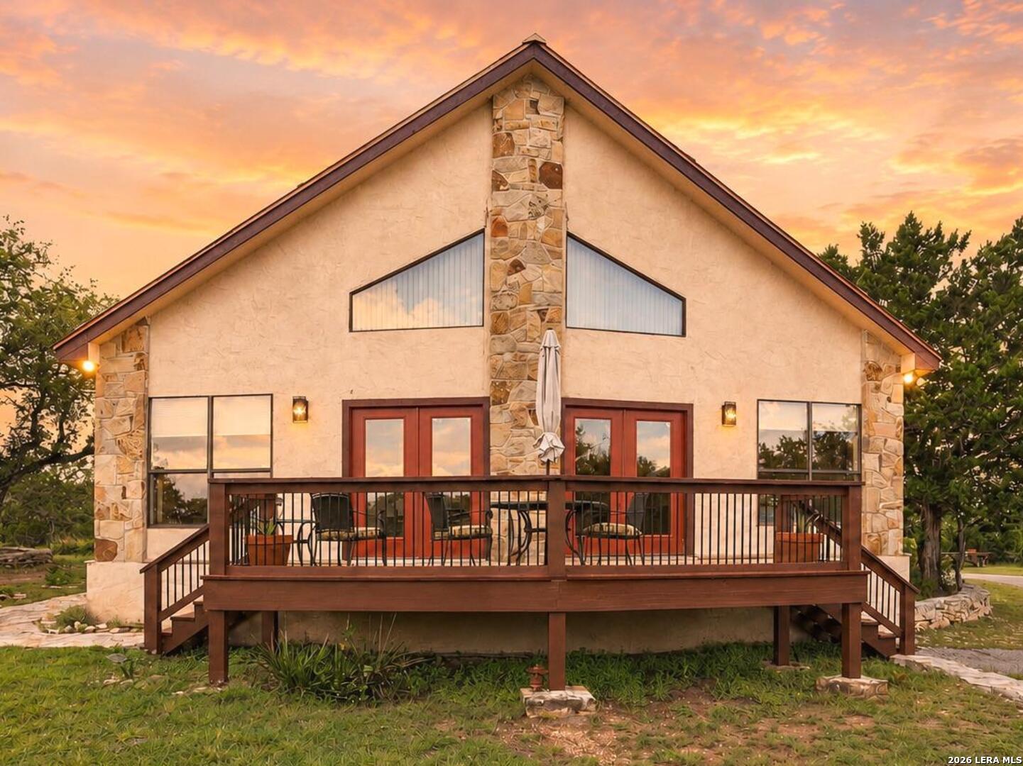 573 Hondo Oaks Dr