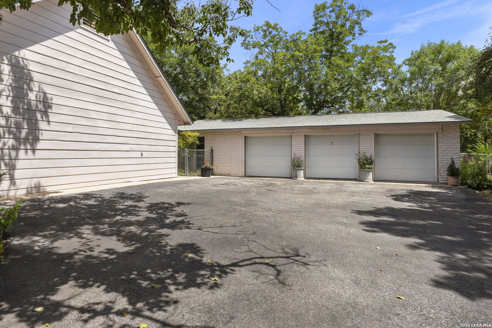 6516 ADAIR DR