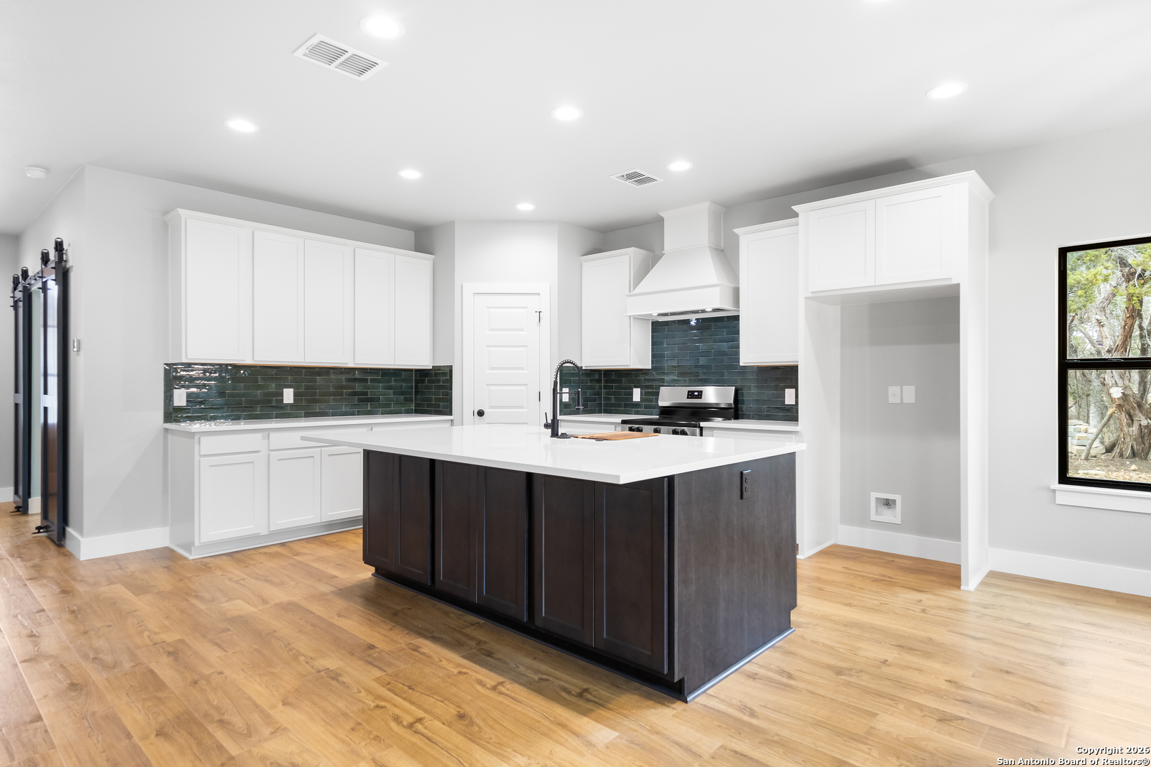 181 DEERWOOD CIR