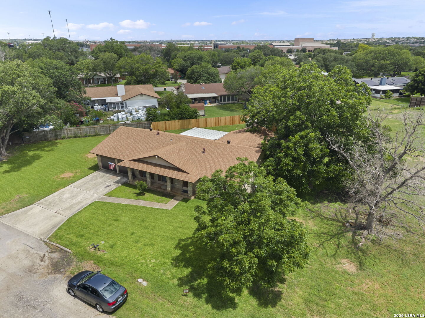 204 NORRIS DR W