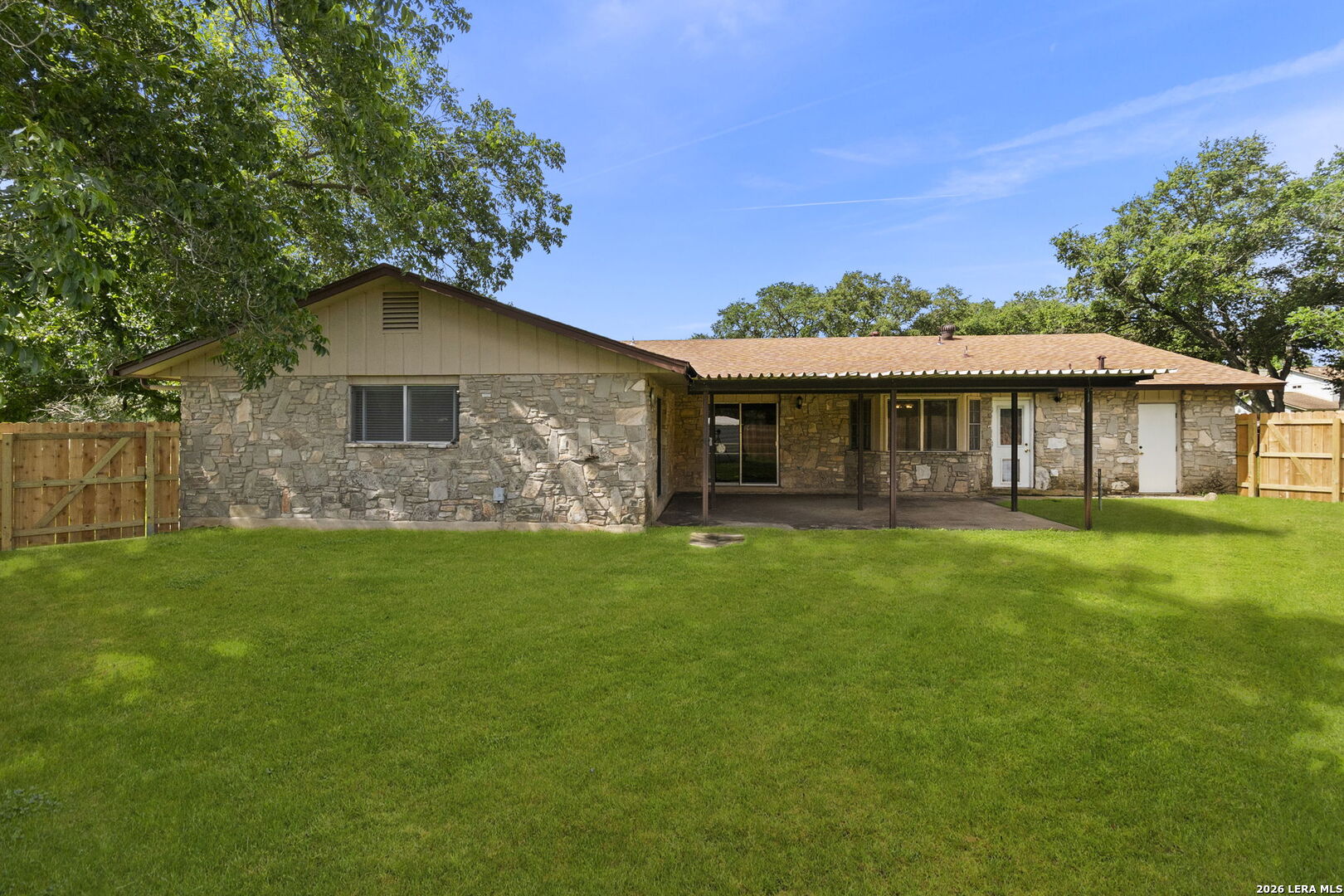 204 NORRIS DR W