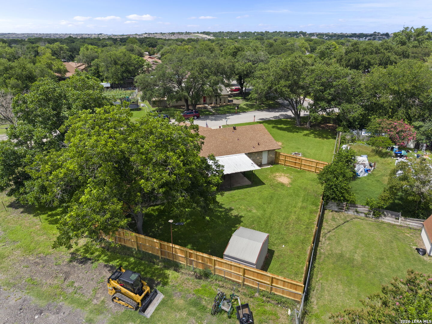 204 NORRIS DR W