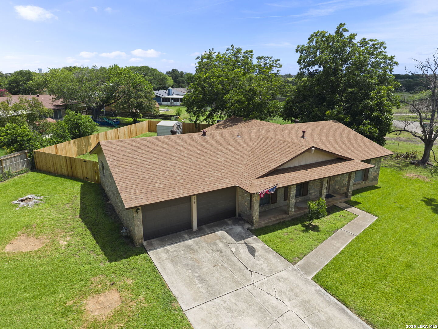 204 NORRIS DR W