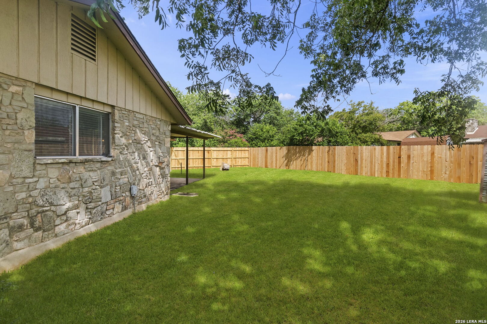 204 NORRIS DR W
